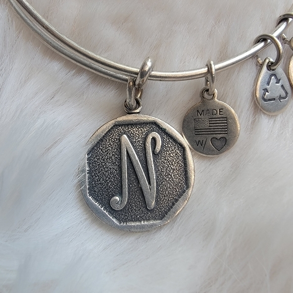 *LAST CHANCE* Alex and Ani Initial N Charm Bangle Bracelet Silver - Picture 2 of 4
